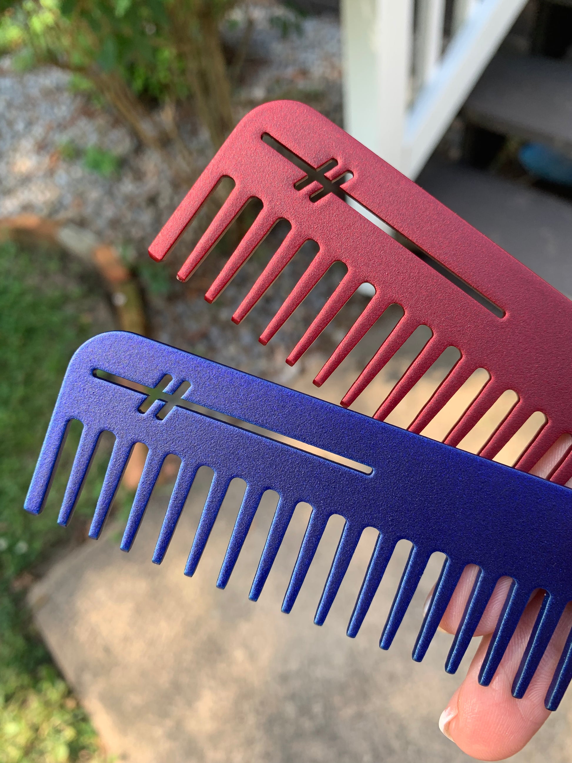 Heircomb Abbey Wide Tooth Matte Cherry & Matte Blueberry